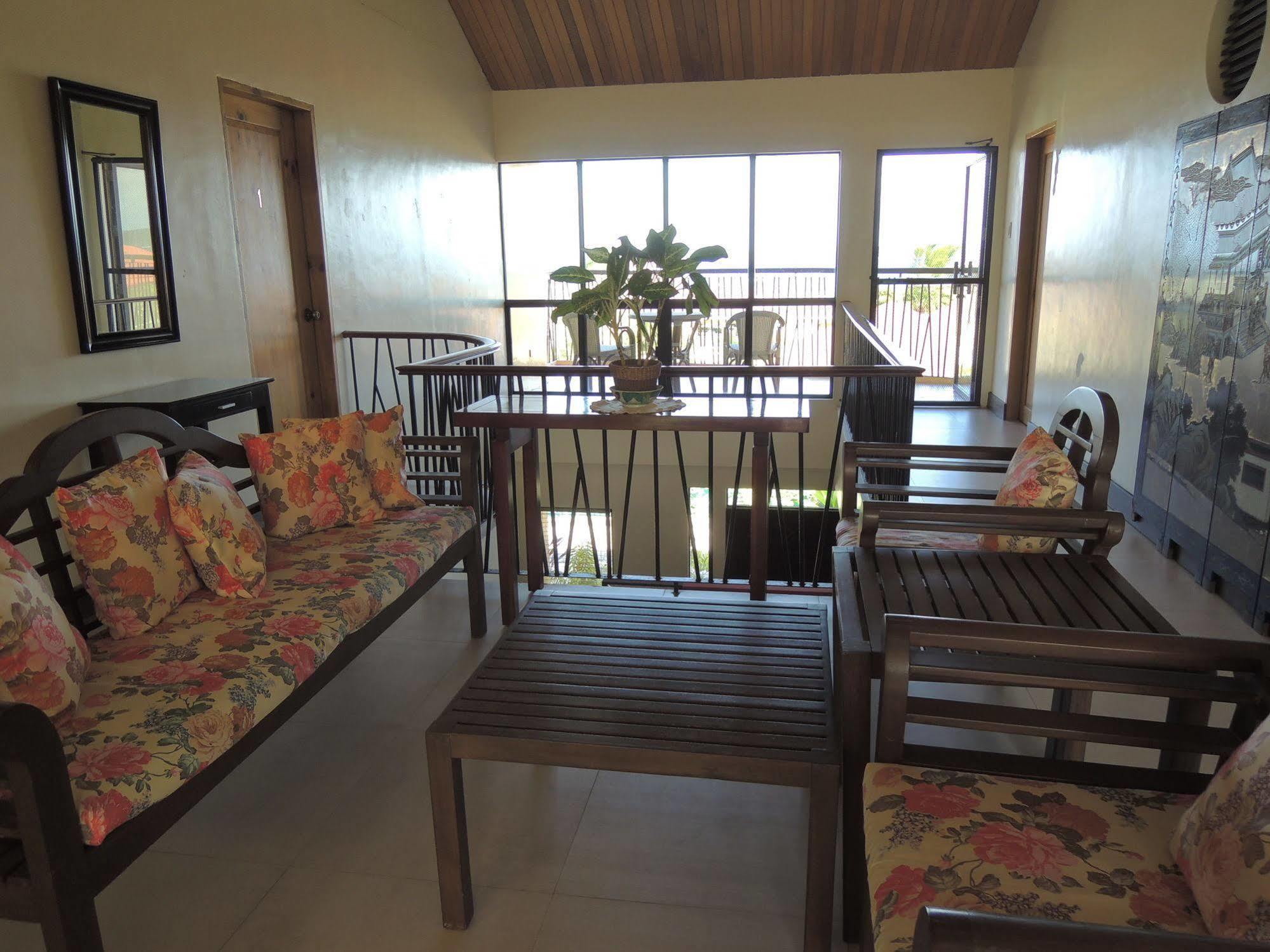 Palms Seaside Inn And Resort Medellin Ngoại thất bức ảnh
