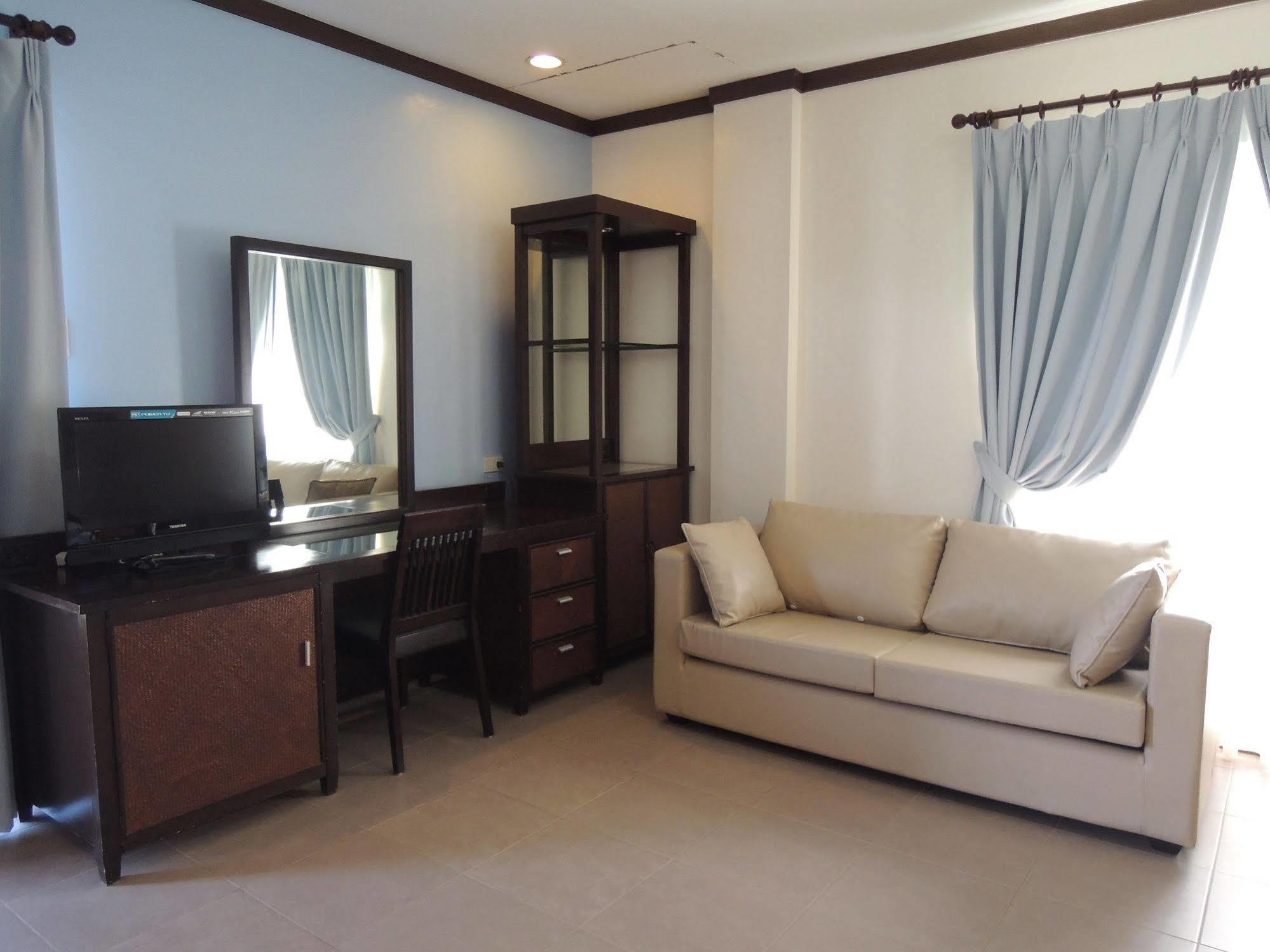 Palms Seaside Inn And Resort Medellin Ngoại thất bức ảnh