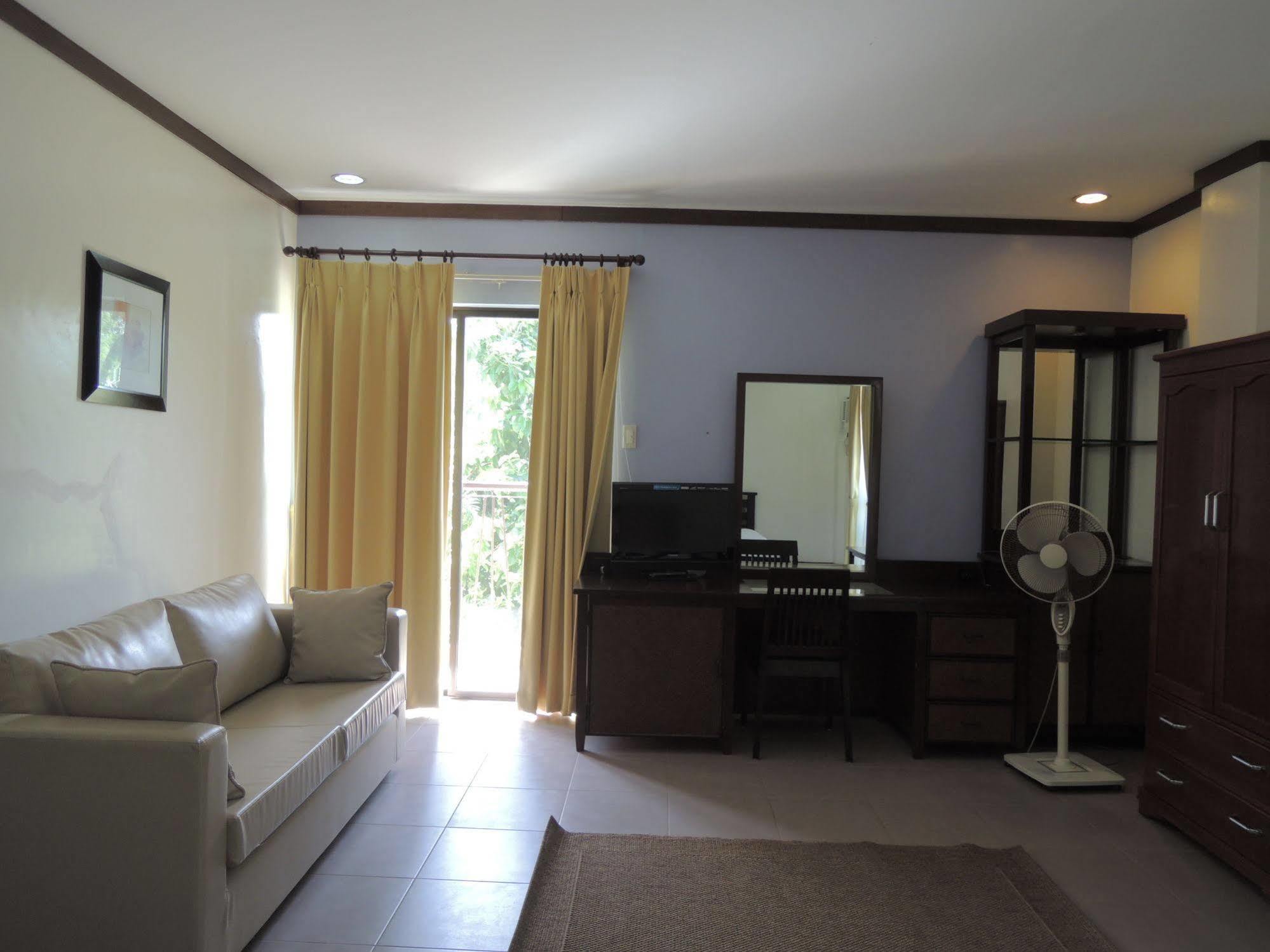 Palms Seaside Inn And Resort Medellin Ngoại thất bức ảnh