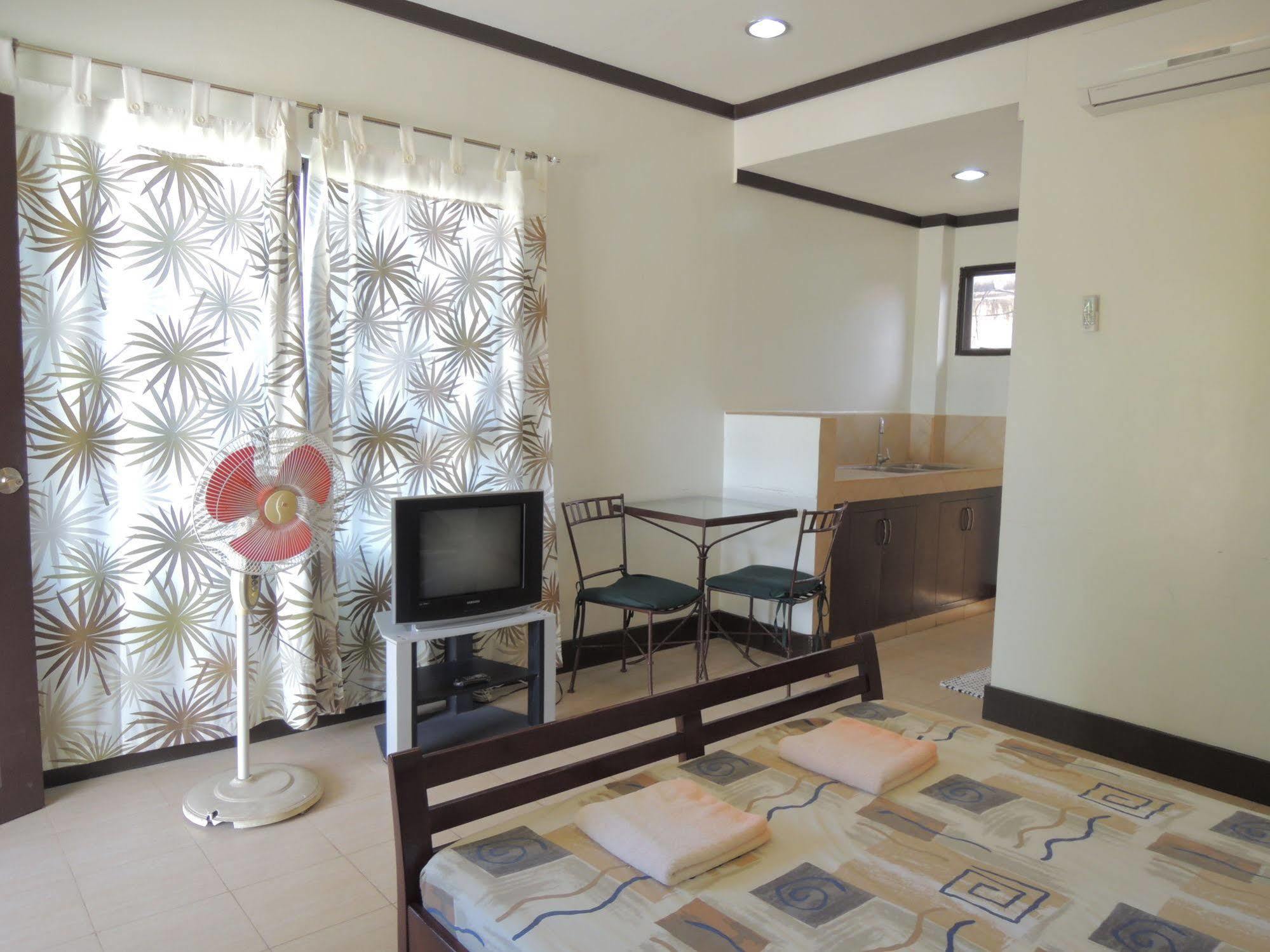 Palms Seaside Inn And Resort Medellin Ngoại thất bức ảnh
