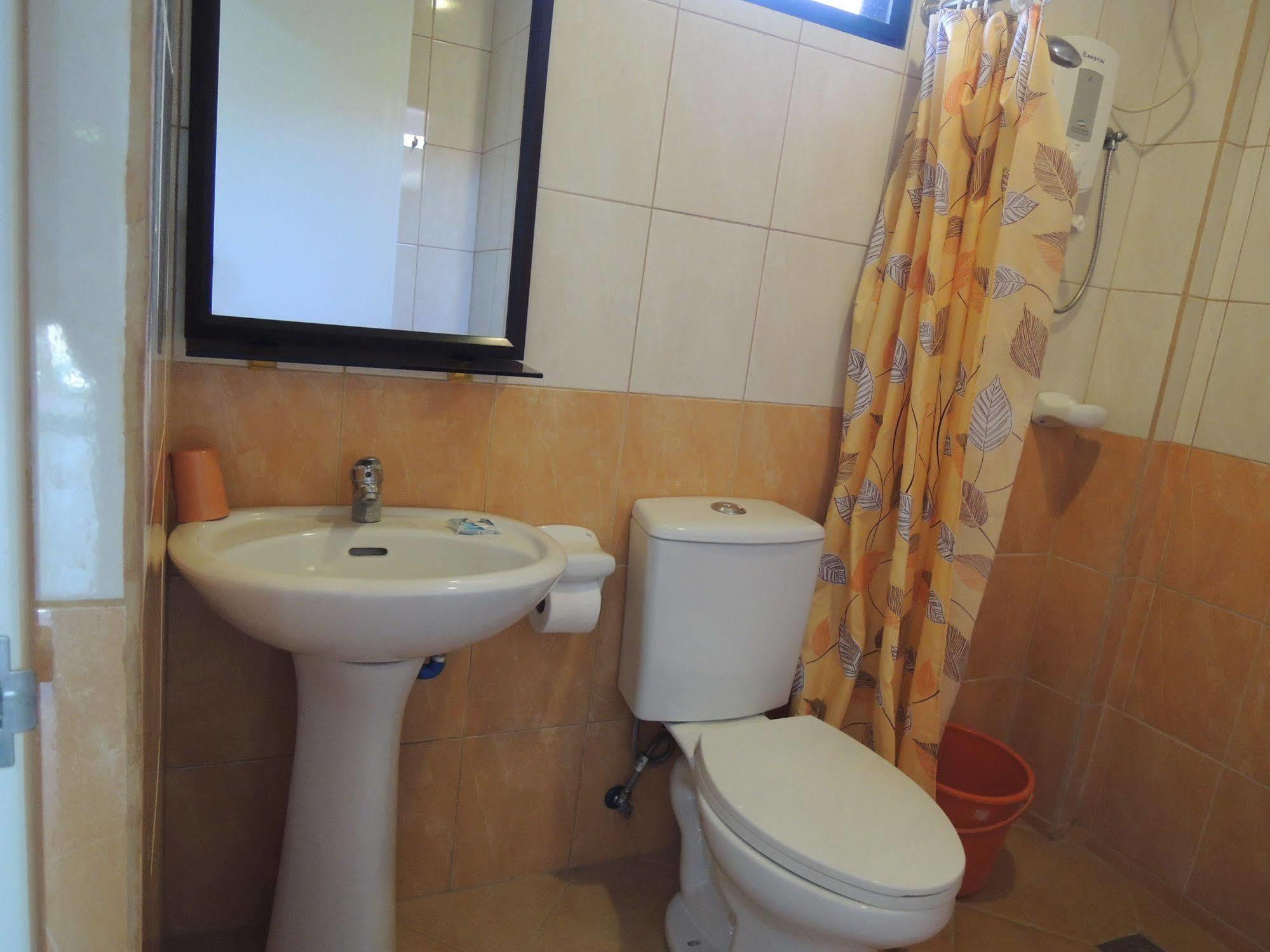 Palms Seaside Inn And Resort Medellin Ngoại thất bức ảnh