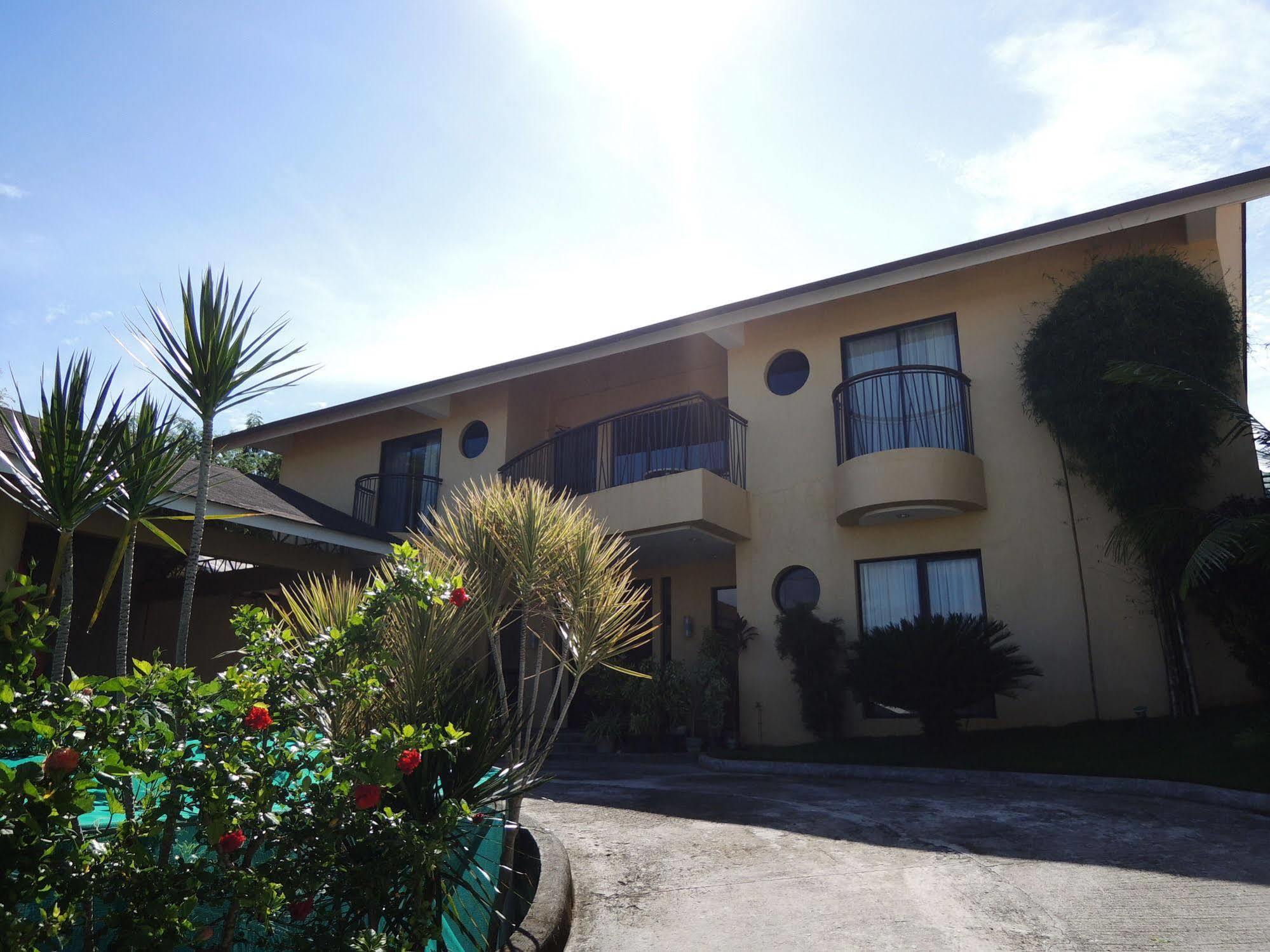 Palms Seaside Inn And Resort Medellin Ngoại thất bức ảnh