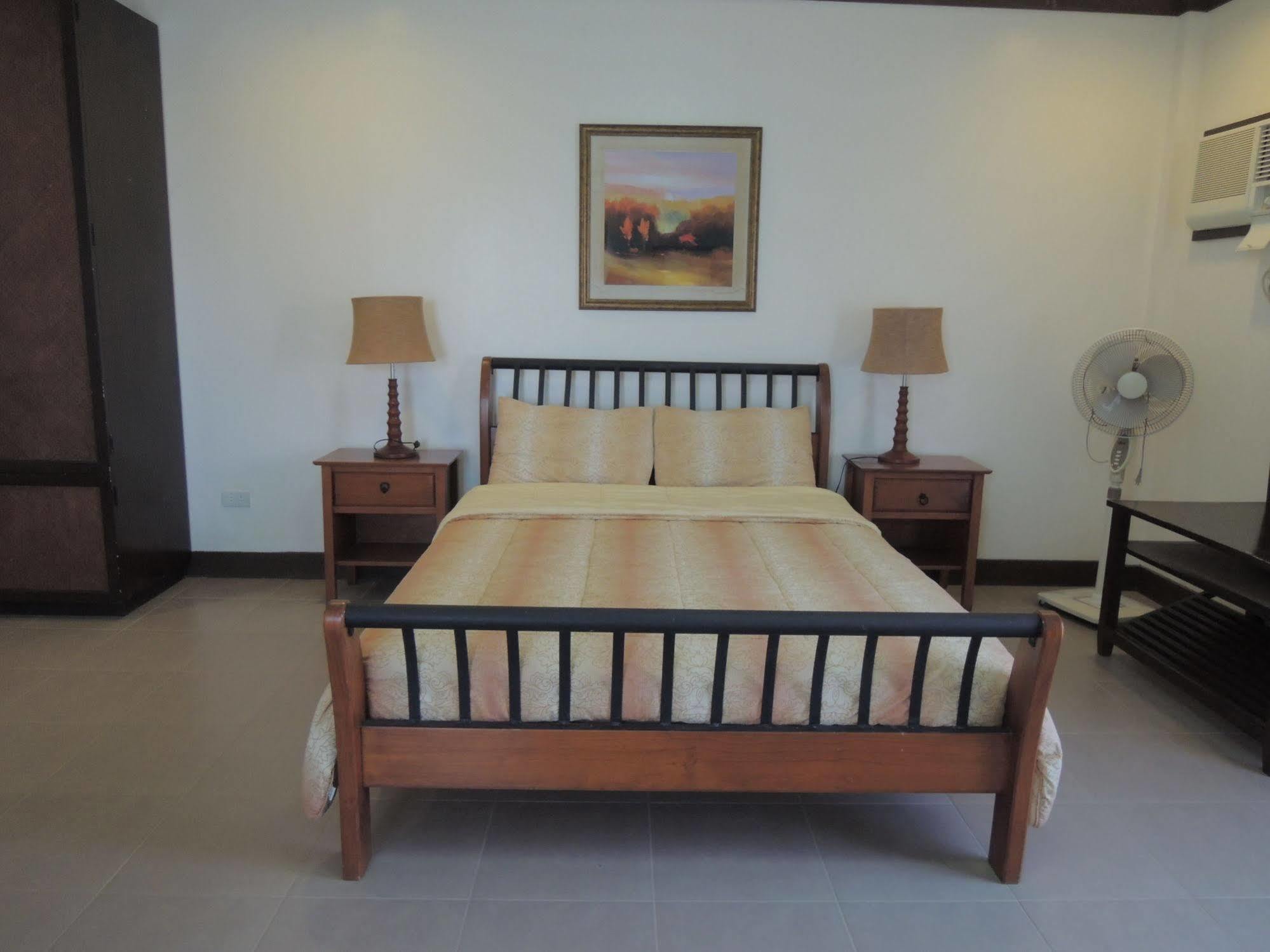 Palms Seaside Inn And Resort Medellin Ngoại thất bức ảnh