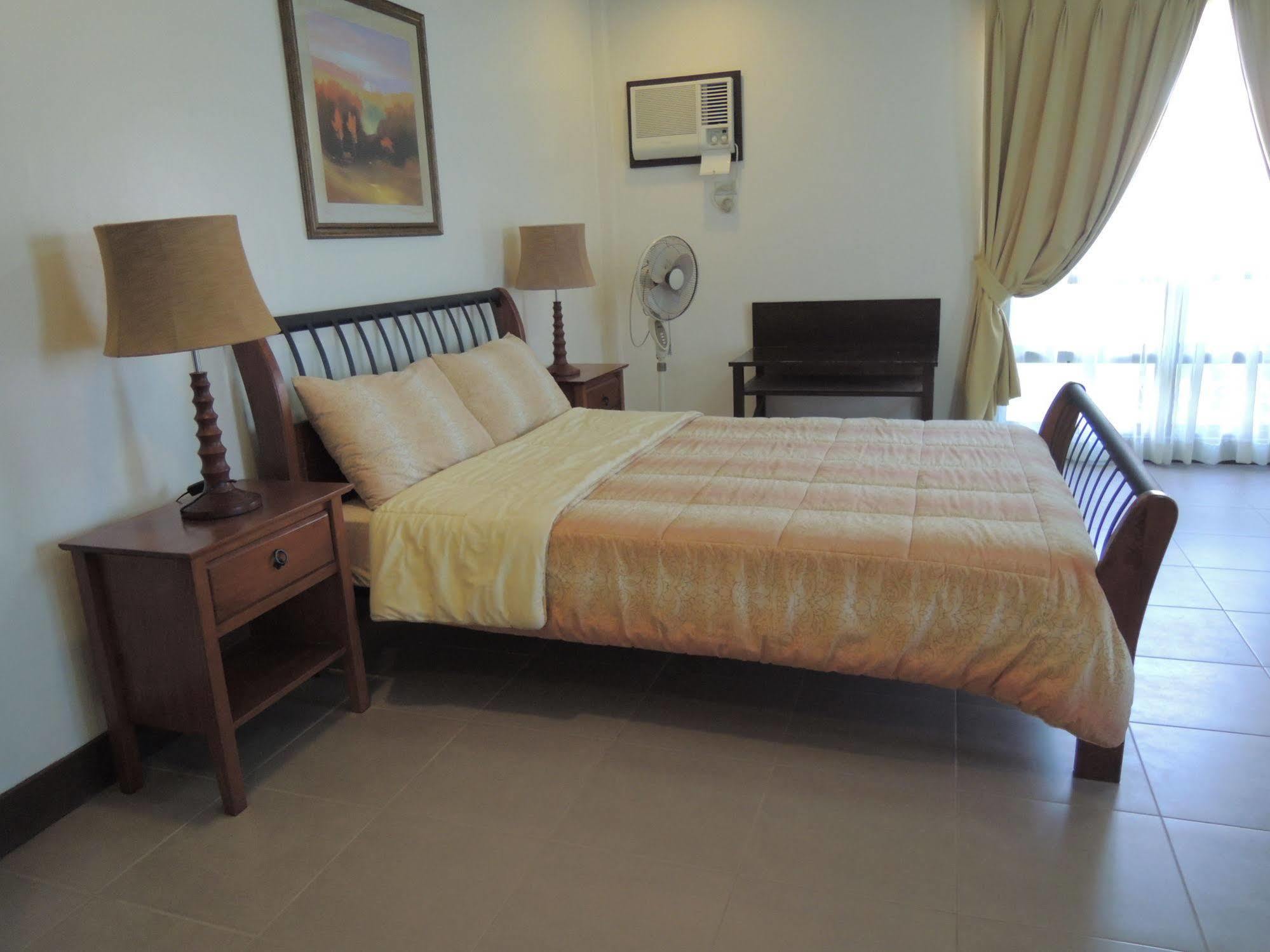 Palms Seaside Inn And Resort Medellin Ngoại thất bức ảnh